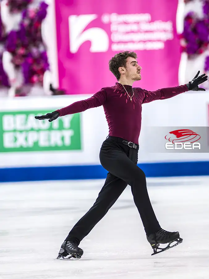 Ice Gallery Skates U.S.